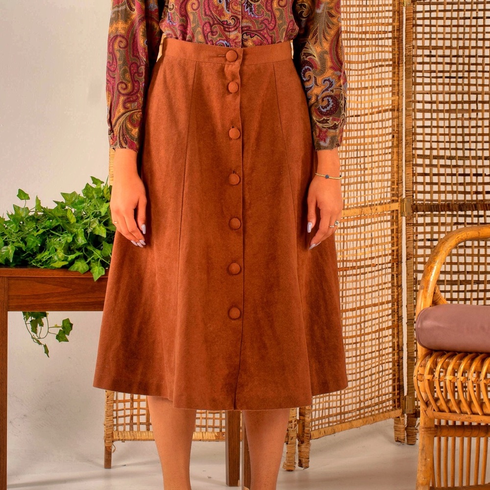 Vintage brown suede buttoned skirt